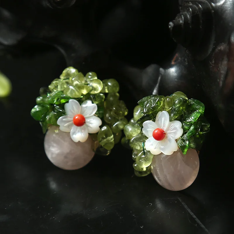 

In 2017 the new manual original natural powder peridot crystal chic dangler mixed batch of earrings wholesale