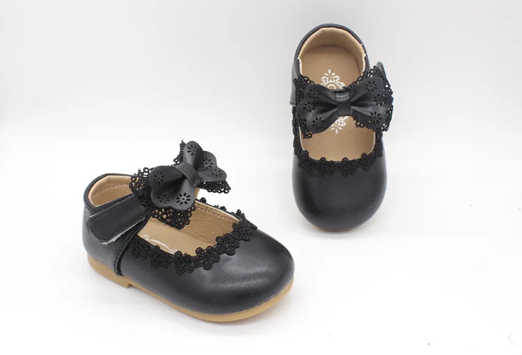 Короткие белые кожаные туфли для маленьких девочек; обувь для девочек с бантом; удобные тонкие туфли; кружевные вечерние туфли для детей 1-3 лет - Цвет: Черный