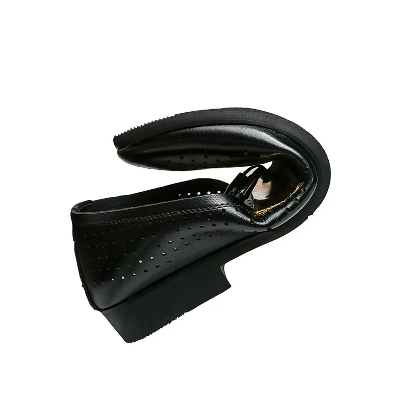 Hollow Men Casual Shoes Loafers Men Leather Shoes Tassels Breathable Dress Shoes Men Mocassin Wedding Shoes Chaussure Homme