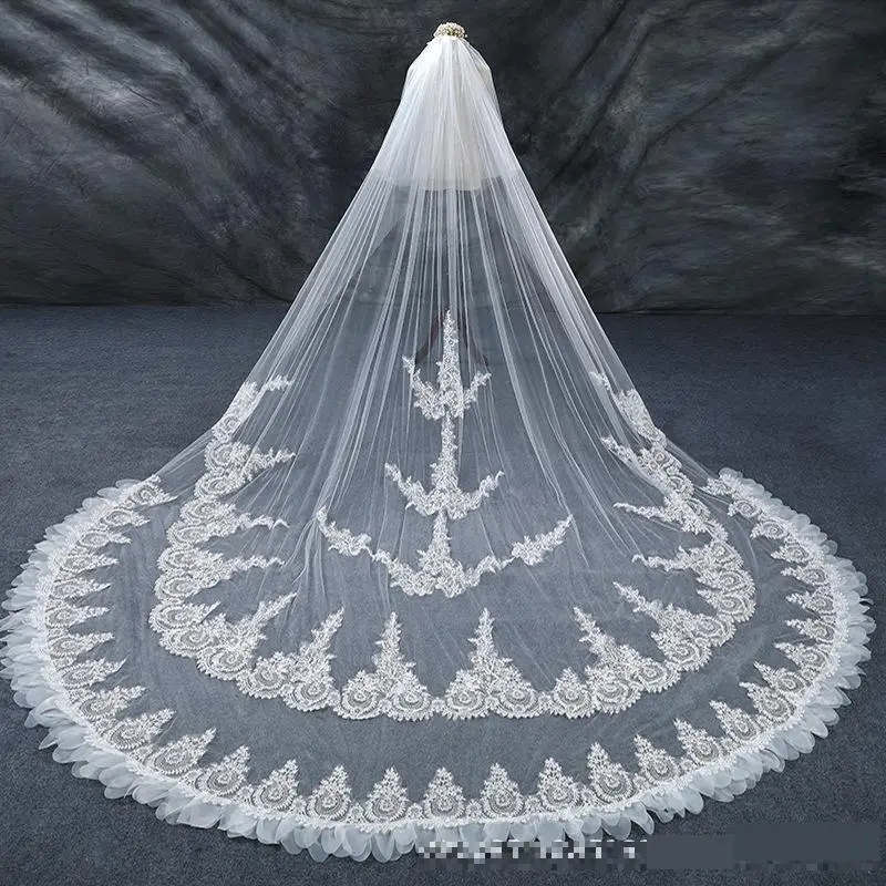 

Velos De Novia 2019 New Beige Lace Embroidery Two-layer Wedding Veil Do Dower Luxury Crocheted Cathedral Bridal Veil With Comb L