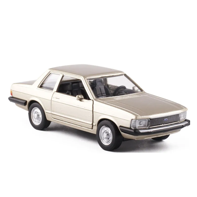 Моделирования 1:43 Винтаж Ford Chevrolet Alfa Romeo модель автомобиля сплава литья под давлением игрушка модель автомобиля Cars и - Цвет: Ford Del Rey 1982