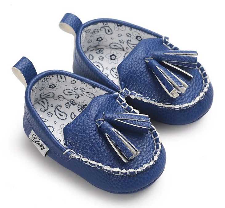 Для маленьких мальчиков и девочек мягкие кожаная мягкая подошва обувь для новорожденных детей летние кроссовки с кисточками Нескользящие мягкая детская обувь для первых шагов обувь - Цвет: A