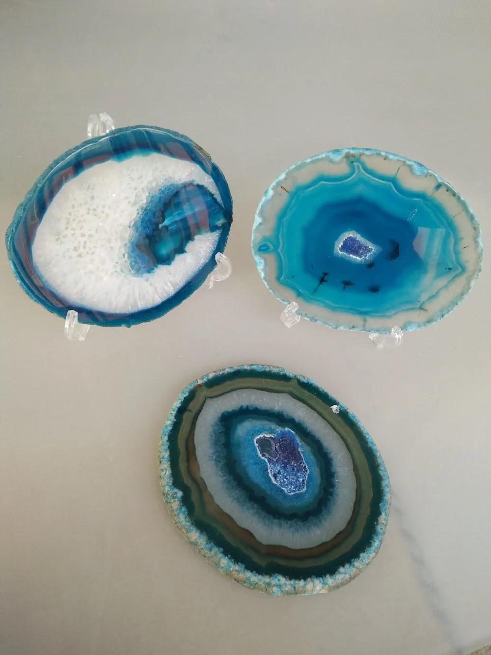 

3pieces blue agate slices size 80-10mm