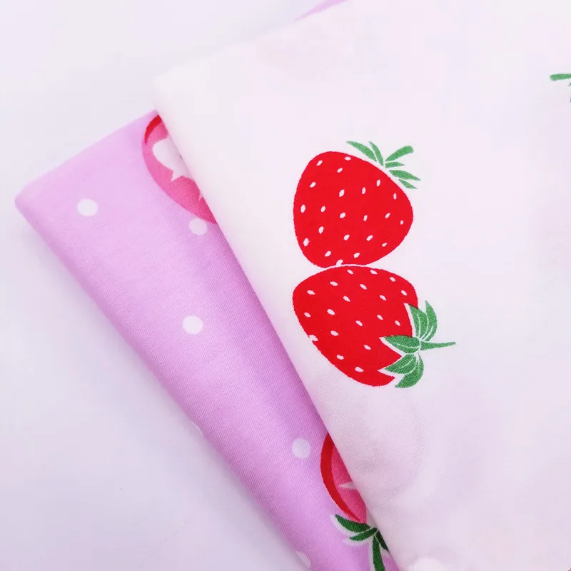 

Lovely Strawberry Printed Cotton Twill Fabric Fruit Series Printed Twill Cloth For DIY Patchwork Sewing Quilting Material Fabric