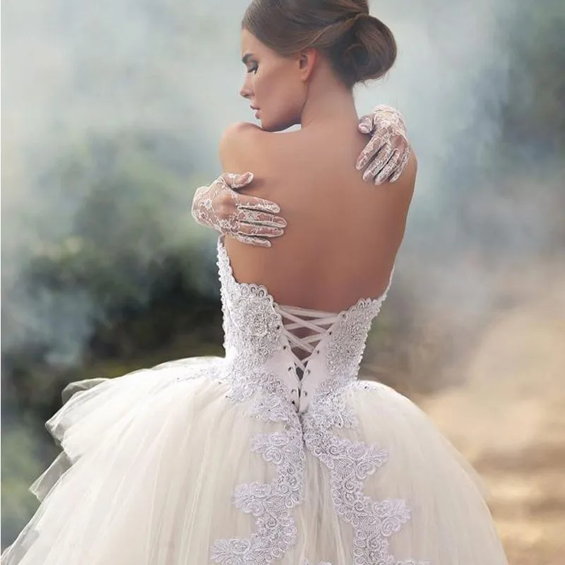 Chegada-nova-Strapless-Lace-Beading-Vestido-De-Noiva-Curto-2016-Moda-Tulle-Apliques-Alta-Baixa-Trem