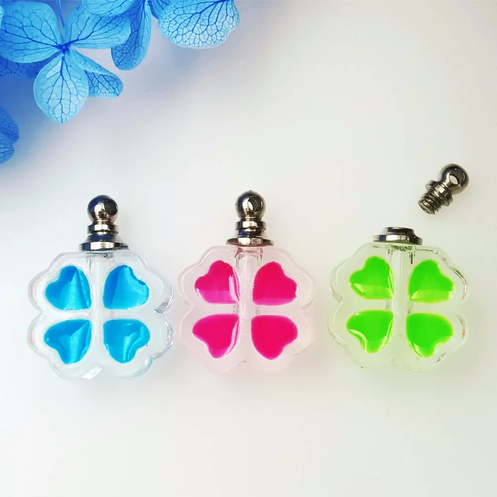 5pieces 16*17mm Small clover luminous glow in dark crystal vial pendant Glass Crystal Vials perfume bottle name on rice charms