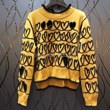 Стильный женский Жаккардовый трикотажный пуловер с контрастной вышивкой в виде сердца и контрастной отделкой сзади с бантом и глазок