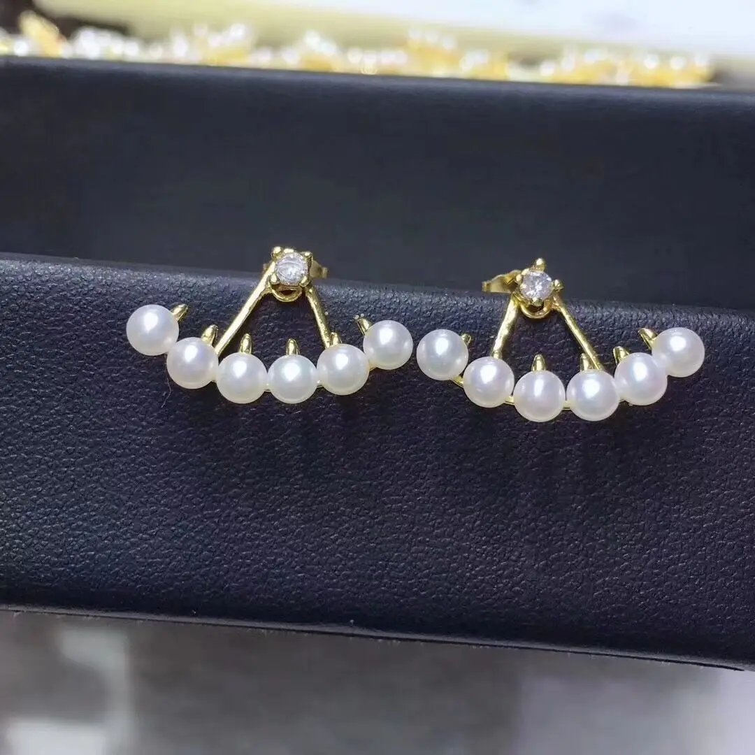 

Freshwater pearl studs