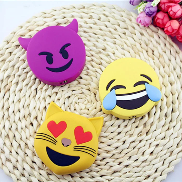 2016 New Emoji Power Bank Battery 2600mAh Cartoon Portable Charger For Iphone5 5s 6s 6plus 7 7plus Xiaomi Samsung Phone Charger