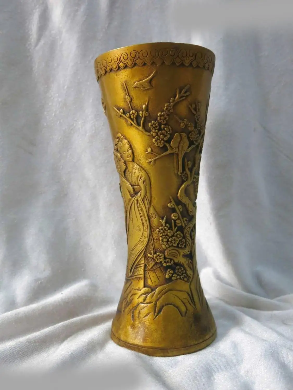 

9" China pure brass fine workmanship carved plum blossom magpie belle brush pot