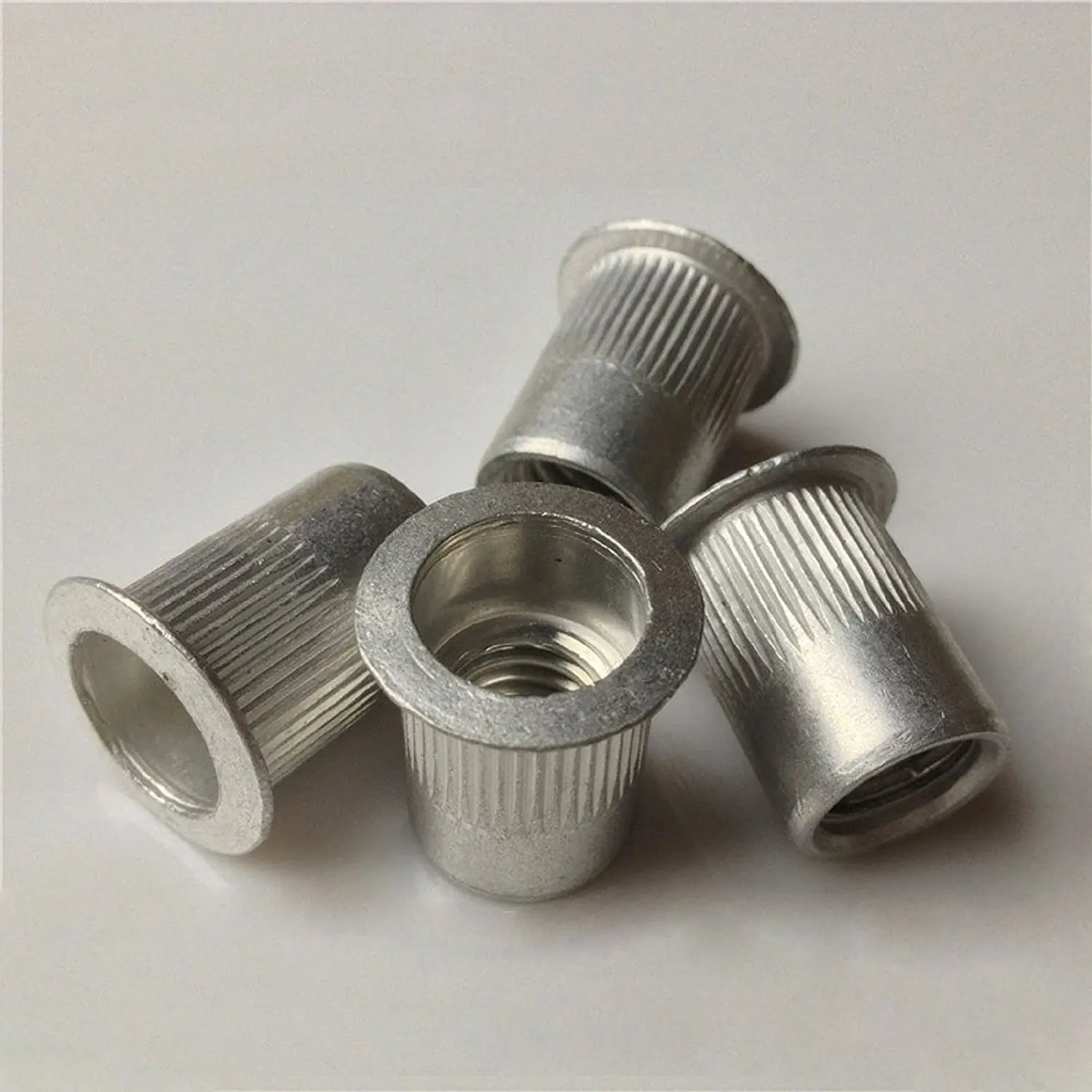 Alibaba グループ ナット からの M10メトリックアルミインサートナットリベット(25ピース) 中