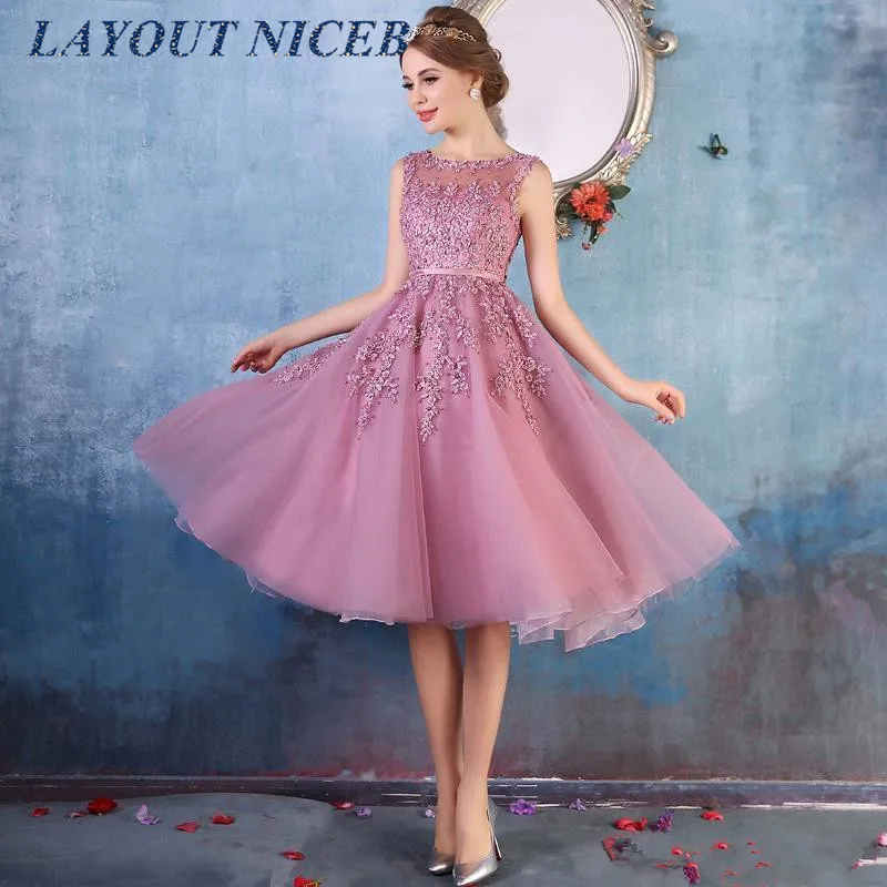 

2019 Cheap Sweet 16 Homecoming Dresses Sheer Crew Neck Lace Appliques Beaded A-line See Through Tea Length Cocktail Dress