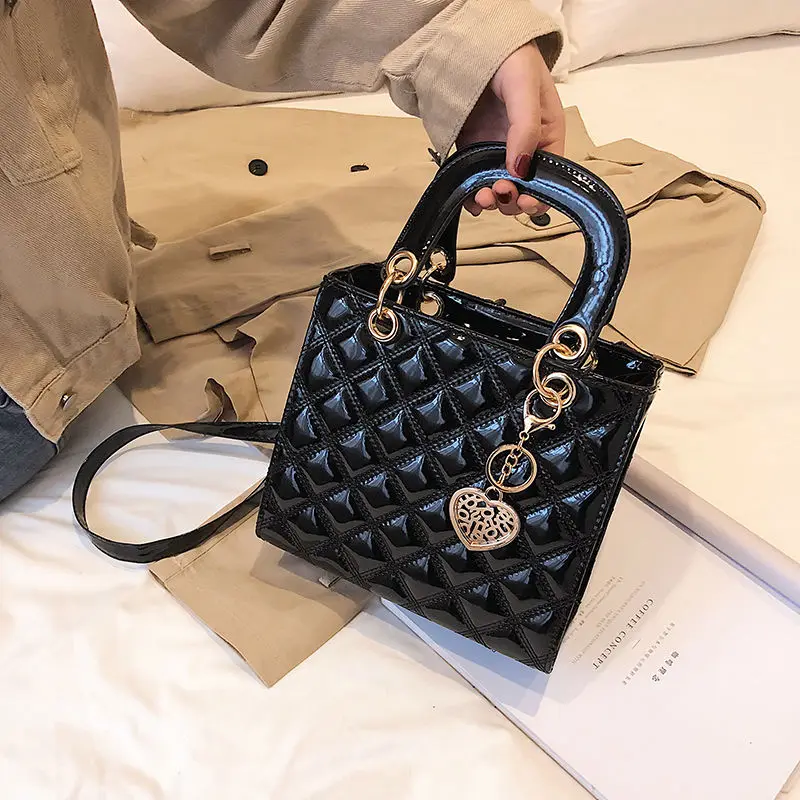 

Lingge chain female bag 2019 new wave Korean version of the wild Messenger bag senior sense of foreign gas portable wear bag