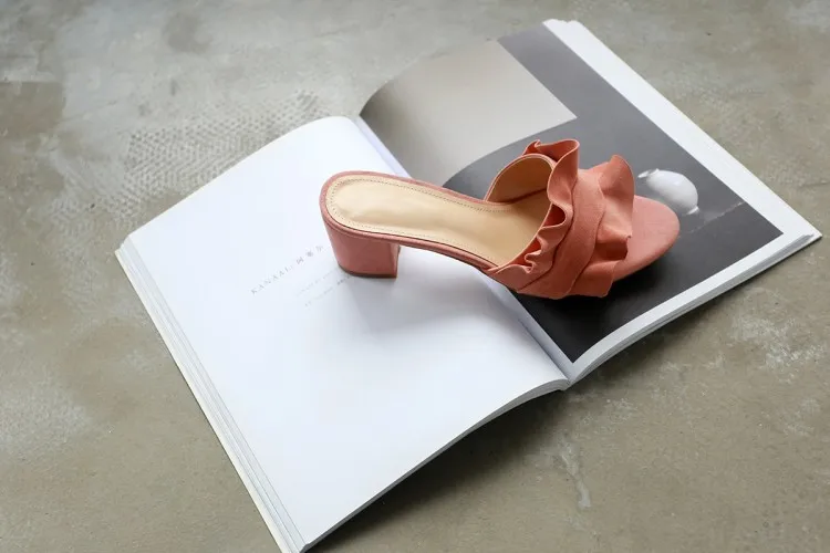 WOMEN SLIPPER 8