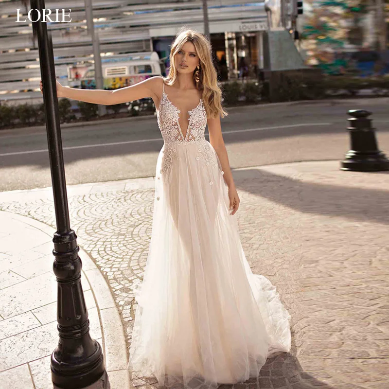 LORIE Boho Trouwjurken Geappliqueerde met Kant V-hals Strand Bruidsjurk Spaghetti Band Backless Gratis Verzending Bruidsjurk 2019 LORIE Boho Trouwjurken Geappliqueerde met Kant V-hals Strand Bruidsjurk Spaghetti Band Backless Gratis Verzending Bruidsjurk 2019