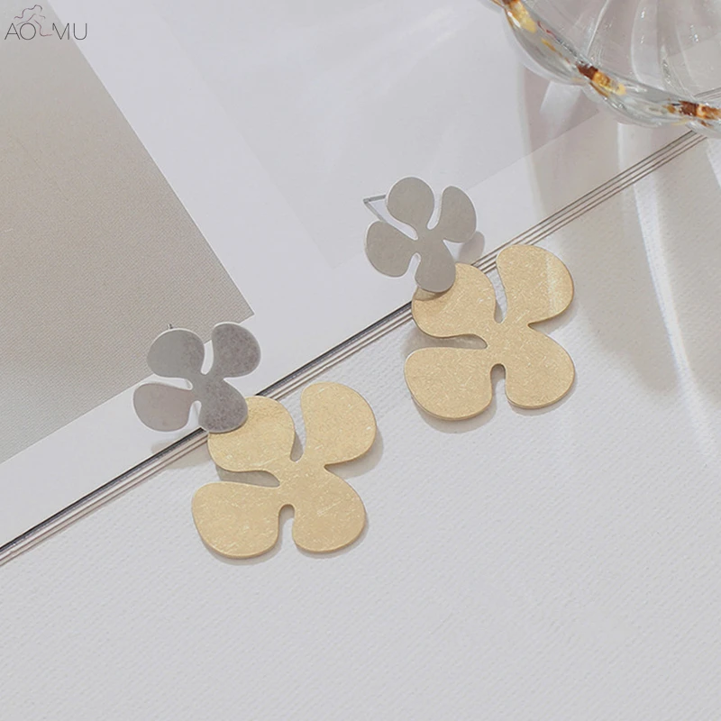 

AOMU Prevent Allergy New Design Vintage Fashion Metal Matte Scrub Flowers Drop Dangle Earrings for Women Girl Party Pendants