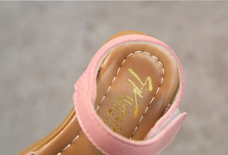 Сандалии для девочек г. Новые летние модные сандалии с бантом нескользящая обувь принцессы из искусственной кожи на плоской подошве европейские размеры 22-36