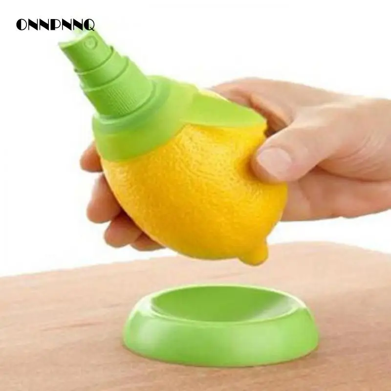 

2pcs/set Creative Fruit Citrus Squeezer Juice Sprayer Lemon Squeezer Lemon Squeezer Kitchen Tools Gadget The Goods For Kitchen