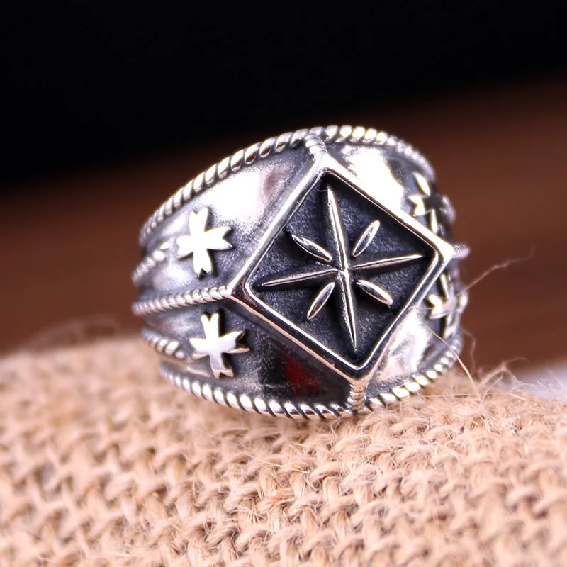 

S925 sterling silver ring engraved with the brand personality cross the M & M rings