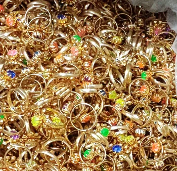 

100 Piece Metal Gold Colour Gem Girl Rings Vending Machine Toys Filler Bags Pinata Birthday Party Favor Gift Prize carnival