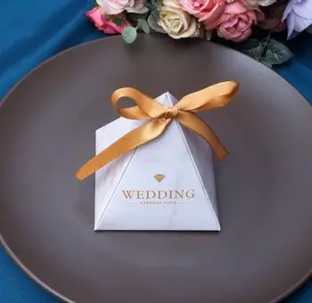 

50pcs Grey / Pink Marble Style Triangular Pyramid Wedding Favors Candy Boxes Party Gift Box Bomboniera Paper Box Giveaways Box