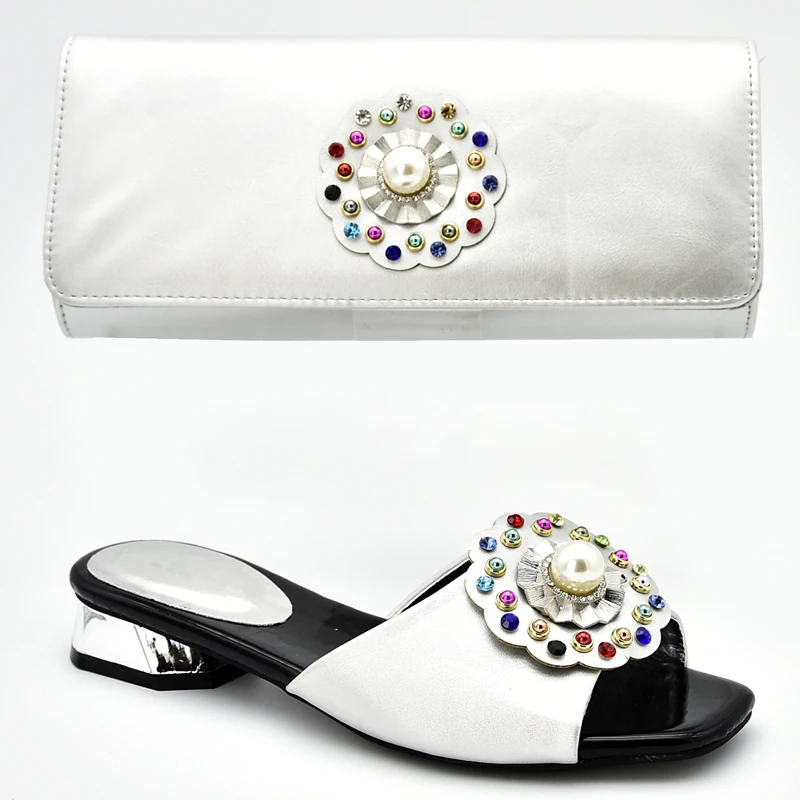 Новые итальянские вечерние туфли и сумочка в комплекте для женщин; женские вечерние туфли в нигерийском стиле; стразы; комплект из обуви и сумки - Цвет: Серебристый