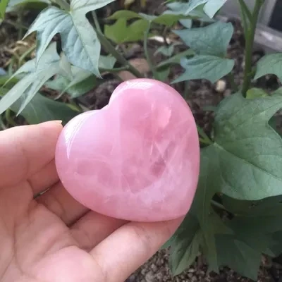 

NATURAL PRETTY ROSE QUARTZ CRYSTAL HEART HEALING
