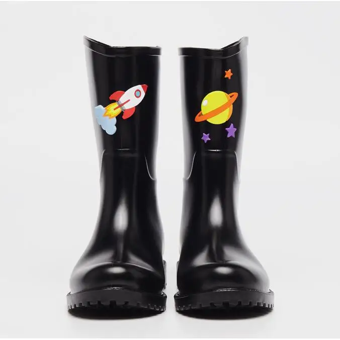 Rouroliu Hand-Painted Women Rain Boots Waterproof Water Shoes Woman Wellies Cute Cartoon Rubber Rainboots RT307 Rouroliu Hand-Painted Women Rain Boots Waterproof Water Shoes Woman Wellies Cute Cartoon Rubber Rainboots RT307