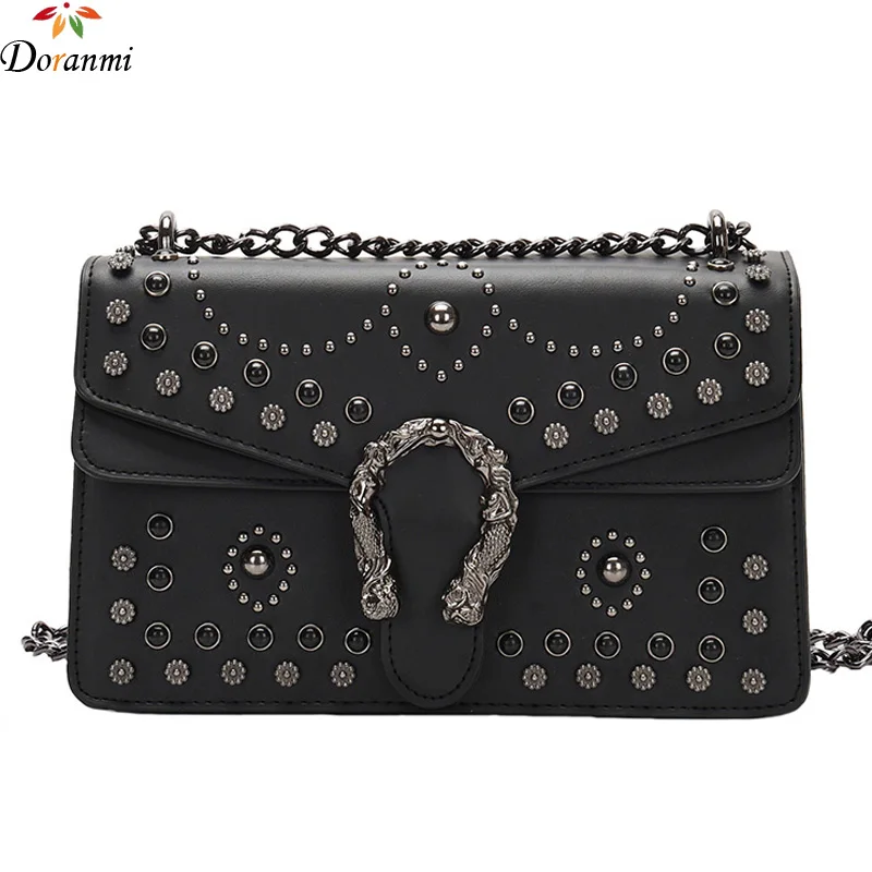 

DORANMI Punk Style Rivet Flap Bag 2018 Women's Bag Chain Strap Square Bag Female Crossbody Shoulder Bags Messenger Bolsa DJB054