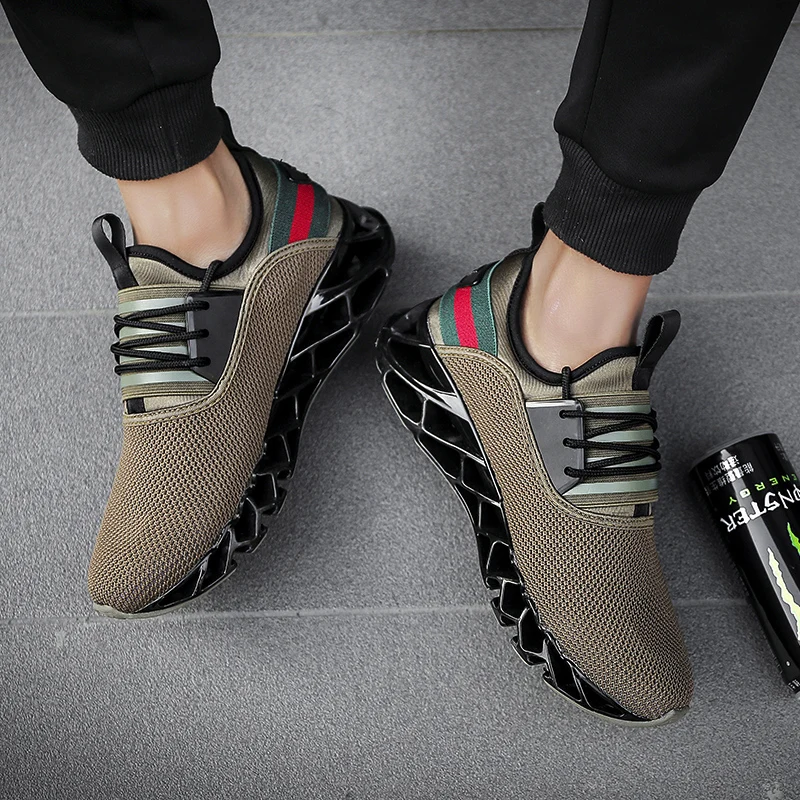 Men Big Size Black Sport Running Shoes Breathable Anti-skid Blade Sneakers For Men Spring Outdoor Tourism Walking Male Shoes Hot