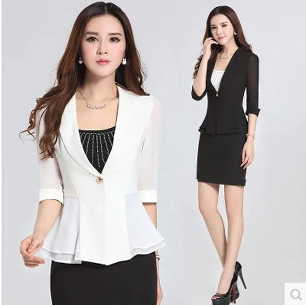 what should a woman wear to an interview