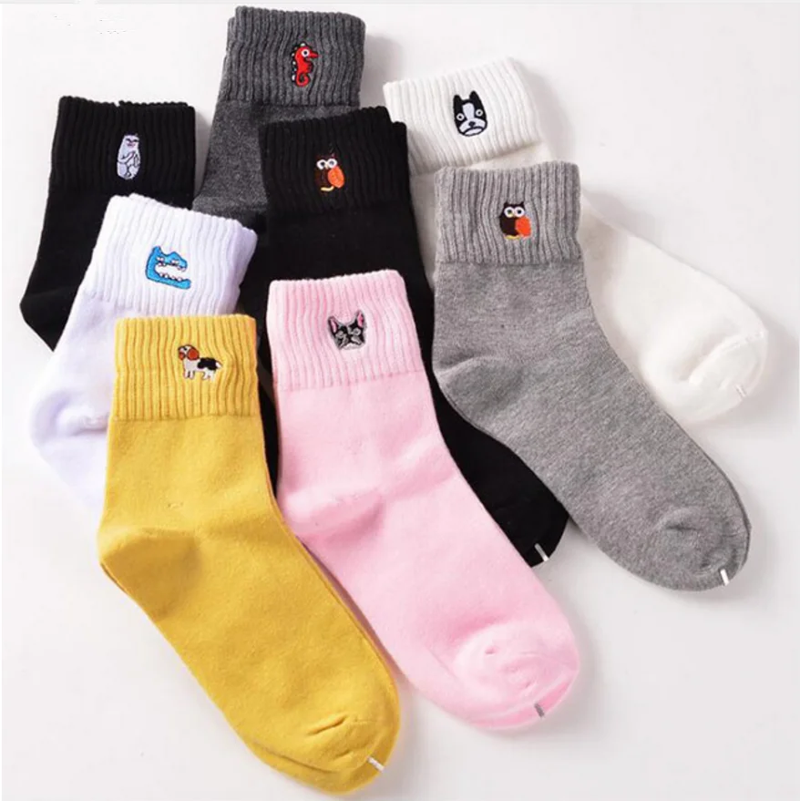 

1 Pair Women Fashion Embroidery Dog Patterns Cotton Winter Socks Cute Cartoon Pug Bulldog Sock Female Animal Short Socks