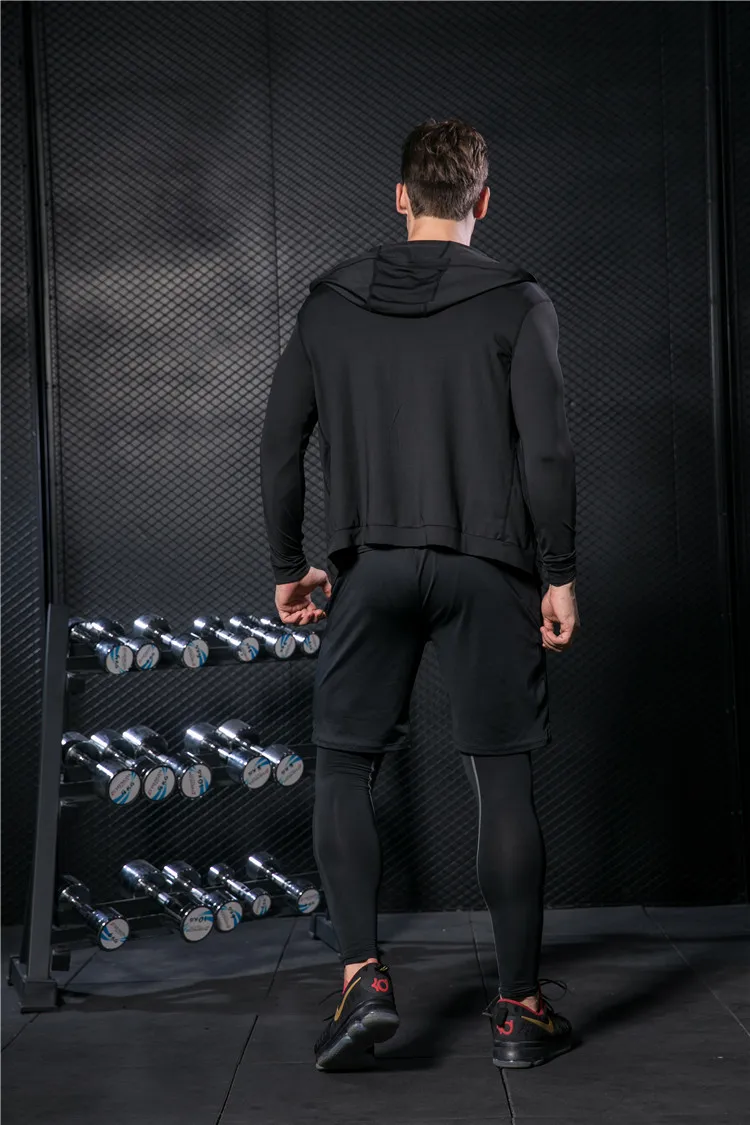 Ginásio de corrida dos homens de fitness