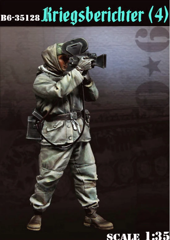 1//35 Resin Figure Model Kit WWII German Photographers Filmining Unpainted