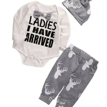 Комплект одежды из 3 предметов для маленьких мальчиков и девочек, комбинезон с бантом, длинные штаны с оленем, шапка, повседневный Рождественский комплект одежды из 3 предметов