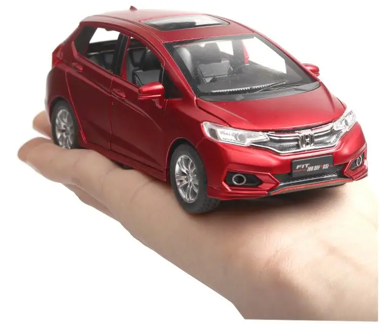 Модель автомобиля из 1:32 сплава, высокая имитация Honda Fit, металлические литья, оттягивание, мигающий и музыкальный