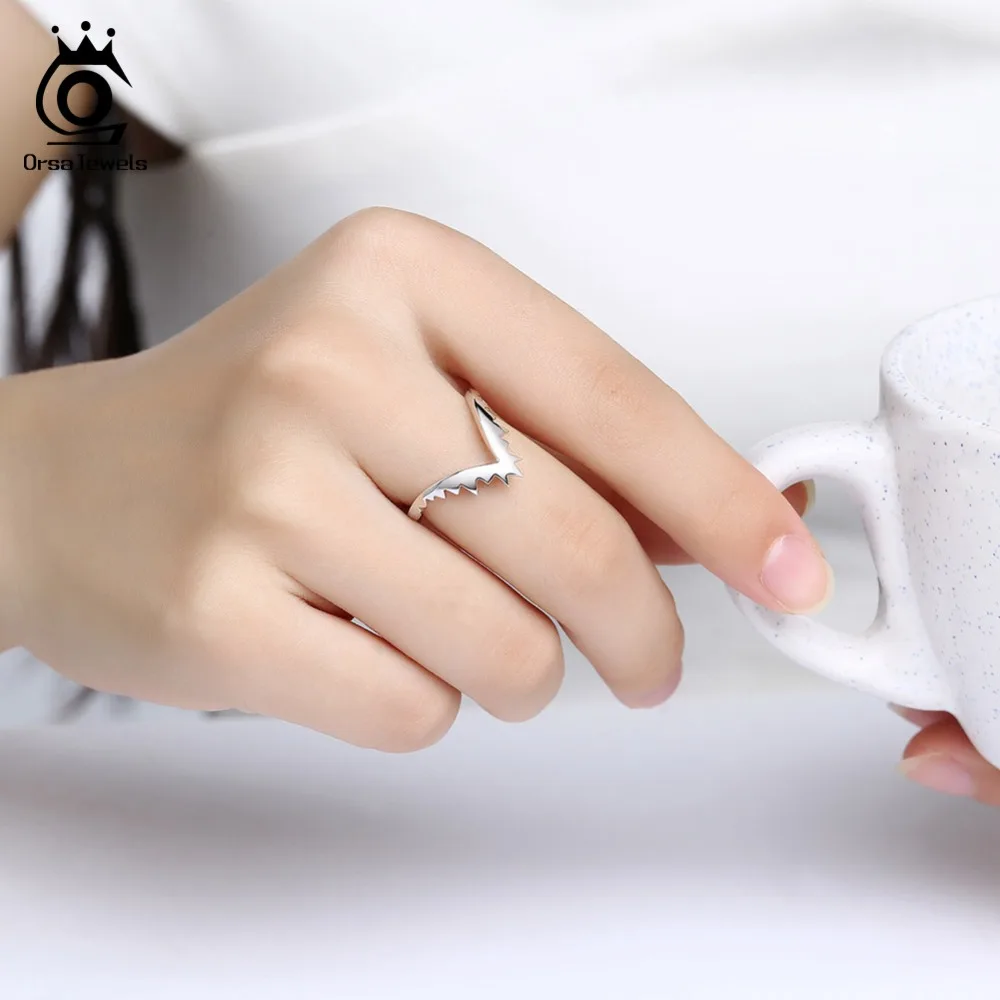 ORSA JEWELS Women Ring Original Vampire's Fangs Pattern High Polish Gold-color Silver Color Female Party Ring Gift Jewelry OR163