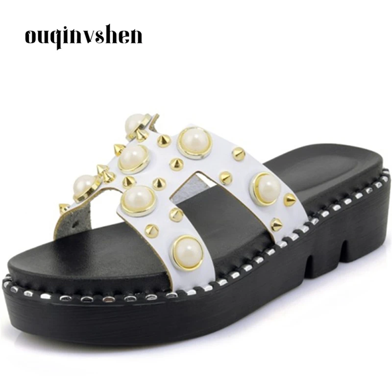 

OUQINVSHEN 2018 White Rivet Superstar Ladies Slippers Pearl Wedges Large size Platform Slippers Fashion Summer Woman Shoes