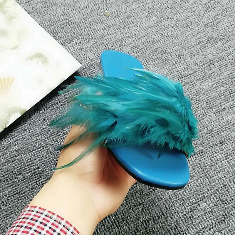 

New Gilr's Luxuriant Bird Feather Fur Tassel Covered Flats Slipper Women Open Toe Summer Women Leisure Slide Sandals