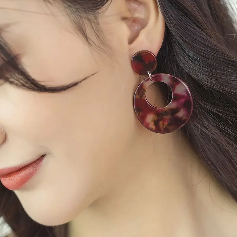 UJBOX-2018-Autumn-Winter-Dark-Red-Resin-Drop-Earrings-Women-Geometric-Round-Dangle-Earrings-Factory-Wholesale