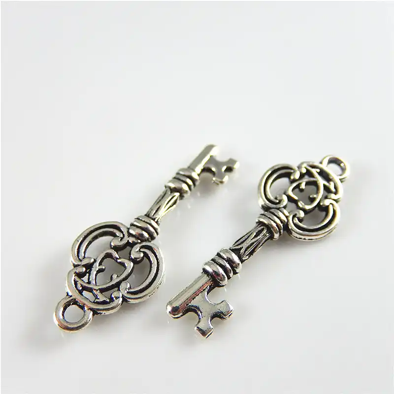 Julie 20pcs Antique Silver Key Charms Hanging Pendants Julie 20pcs Antique Silver Key