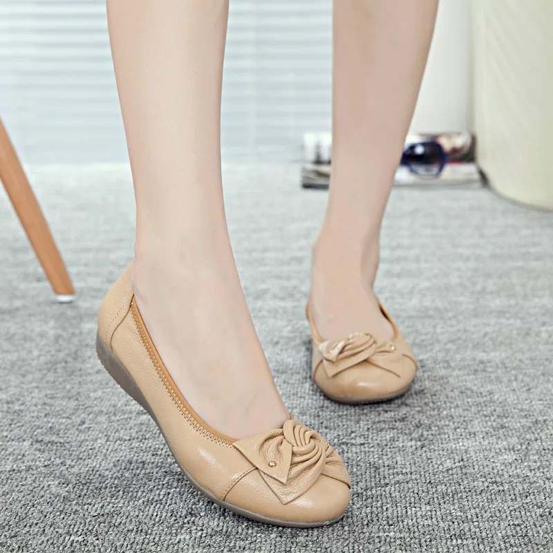 

Size plus 34-43 New Women Genuine Leather Leisure Flower Soft Bottom Slip-on Round Toe TPR Mom Flat Shoes Comfortable Shoes B40