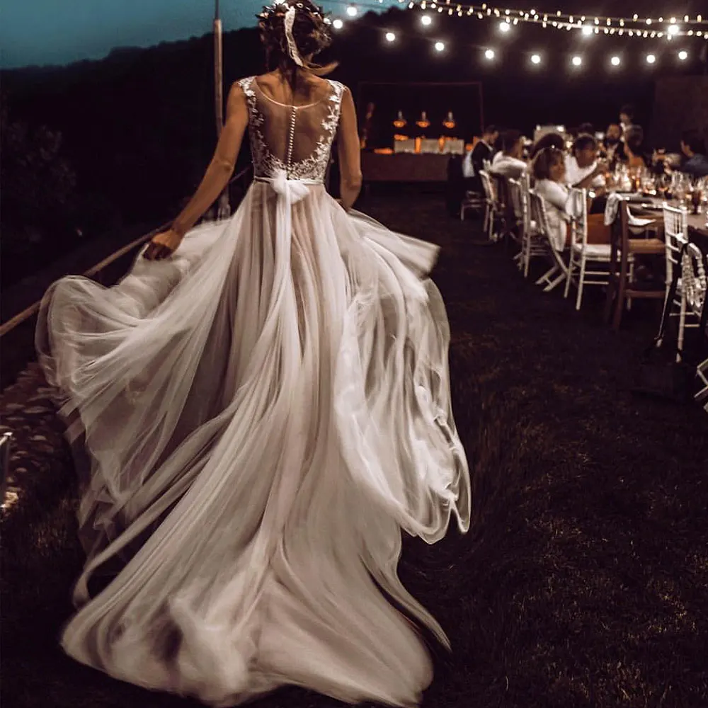 

Romantic White Vestido De Noiva 2019 Chiffon Scoop Boho Lace Applique Wedding Dress Court Train Lace Bride Dress Gelinlik