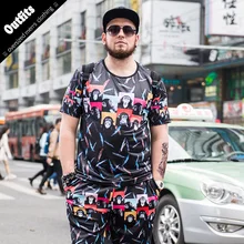 Корейская мода Для мужчин лето Цвет соответствующие футболки Отпечатано Свободные Топы корректирующие из двух частей Наборы для ухода за кожей повседневные футболки Костюмы