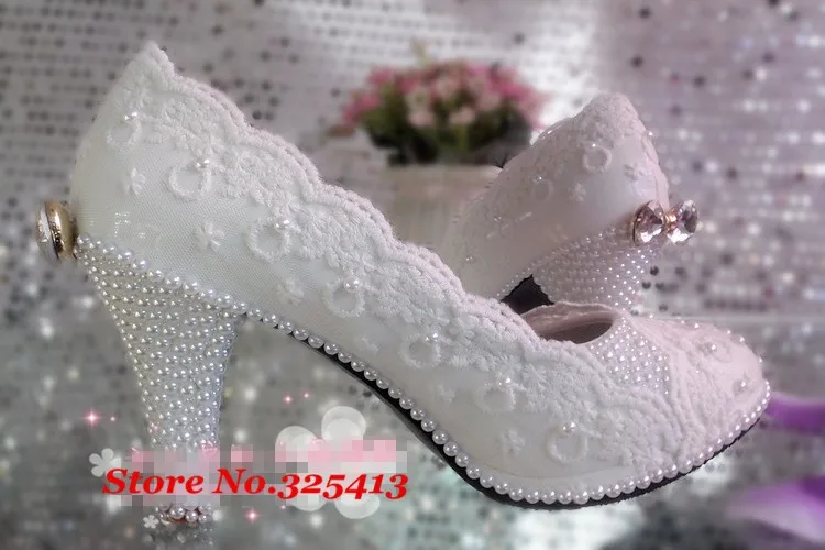 Свадебные туфли с кружевными цветами женские туфли на платформе и высоком каблуке белые туфли для невесты подружки невесты с бантом и жемчужинами женские туфли-лодочки