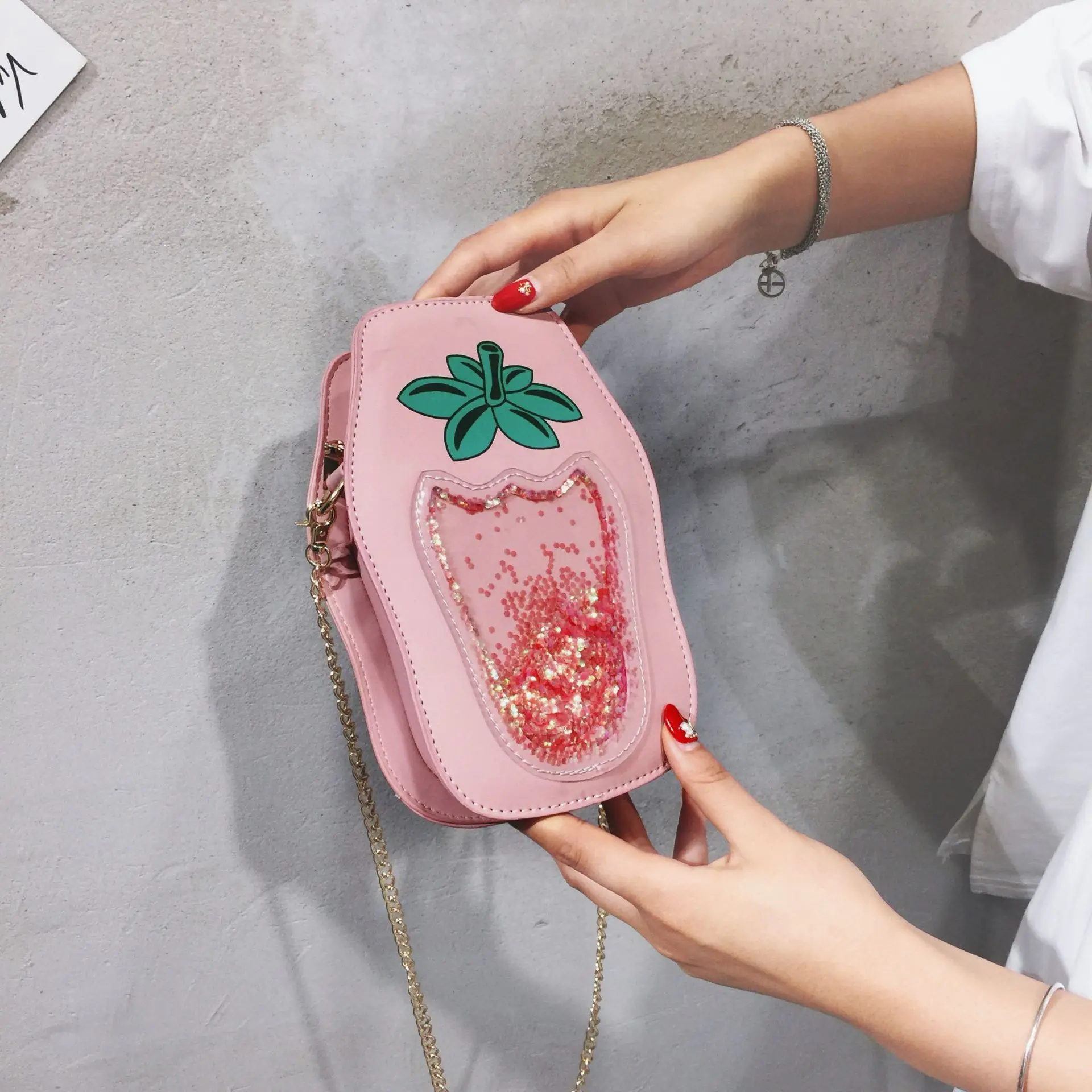 

Fashionable Personality Creative Transparent Sequins Strawberry Fruit PU Shoulder Bag Female Summer Small Chain Crossbody Bag