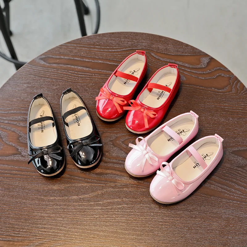 Single patent leather shoes with bows Childrens leather shoes Girl Princess dancing shoes Children soft-soled teenager Shoes
