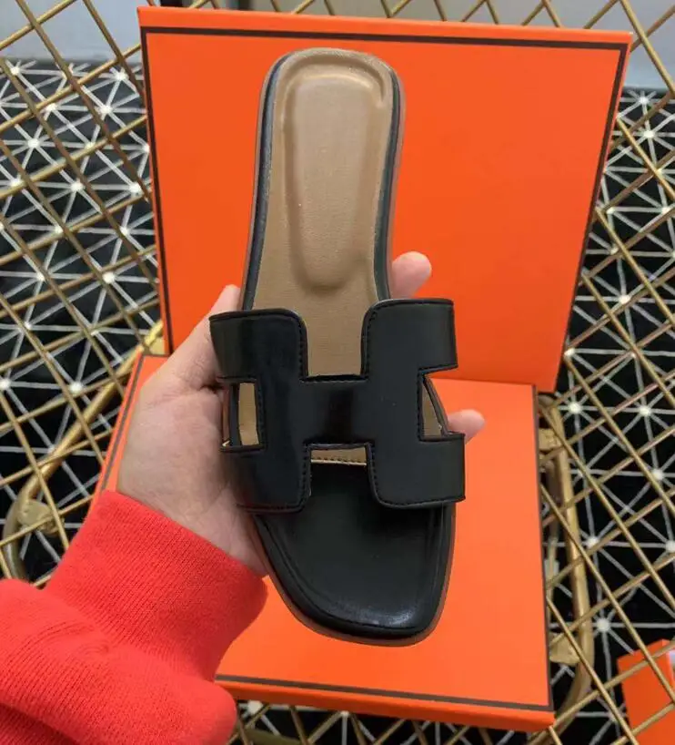 

2019 European summer wear beach leather fashion travel non-slip flat bottom H women sandals and slippers women