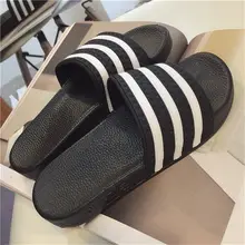 Новинка; унисекс; Новая модная мужская обувь; летние шлепанцы; пляжные мужские шлепанцы; Женские Повседневные тапочки для влюбленных; уличные тапочки с тремя полосками