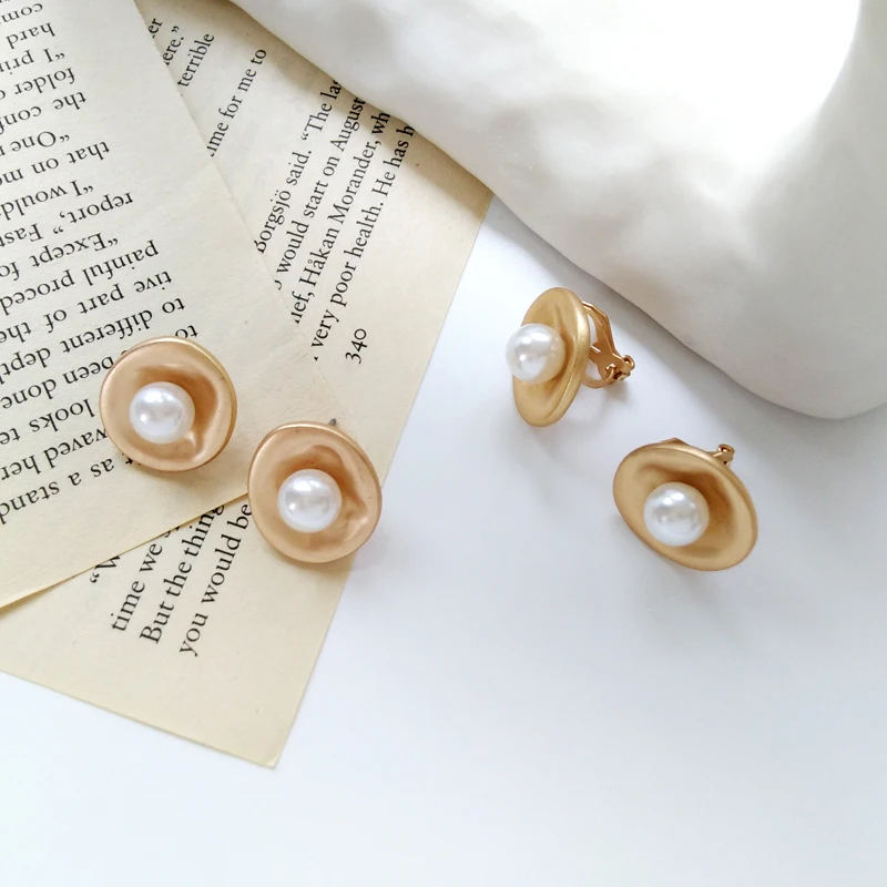 

Free Shipping Geometric Alloy Cute Pearls Earrings